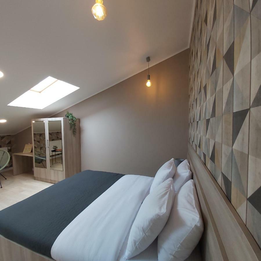 Two-Bedroom Apartment Near Forum Lviv Bagian luar foto