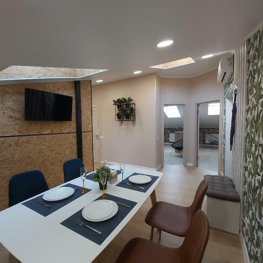 Two-Bedroom Apartment Near Forum Lviv Bagian luar foto