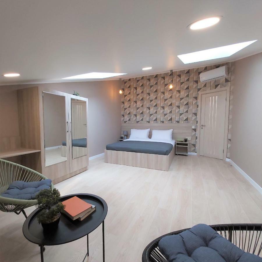 Two-Bedroom Apartment Near Forum Lviv Bagian luar foto